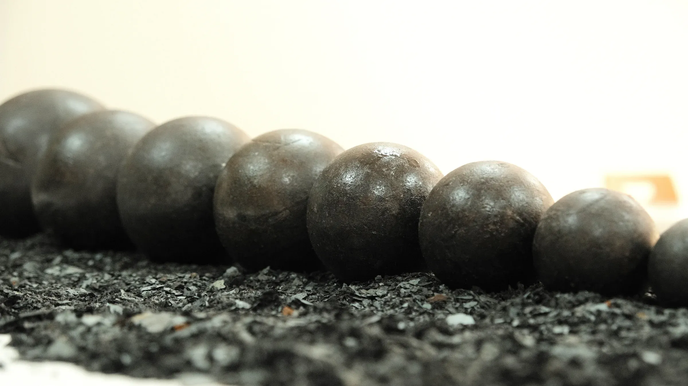 Forged steel grinding balls in multiple diameters for mining ball mills